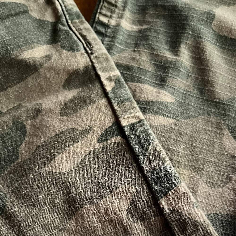 Levi's camo joggers 7 - Picture 10 of 10